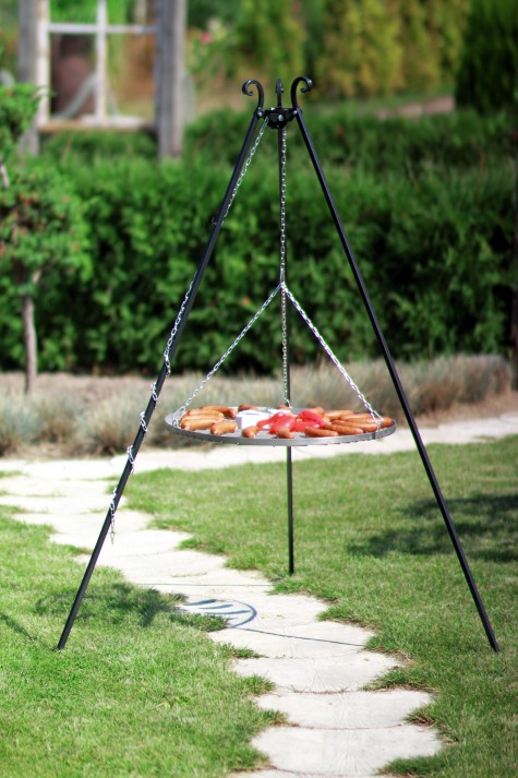 Schwenkgrills, massiv & stabil von FINNWERK