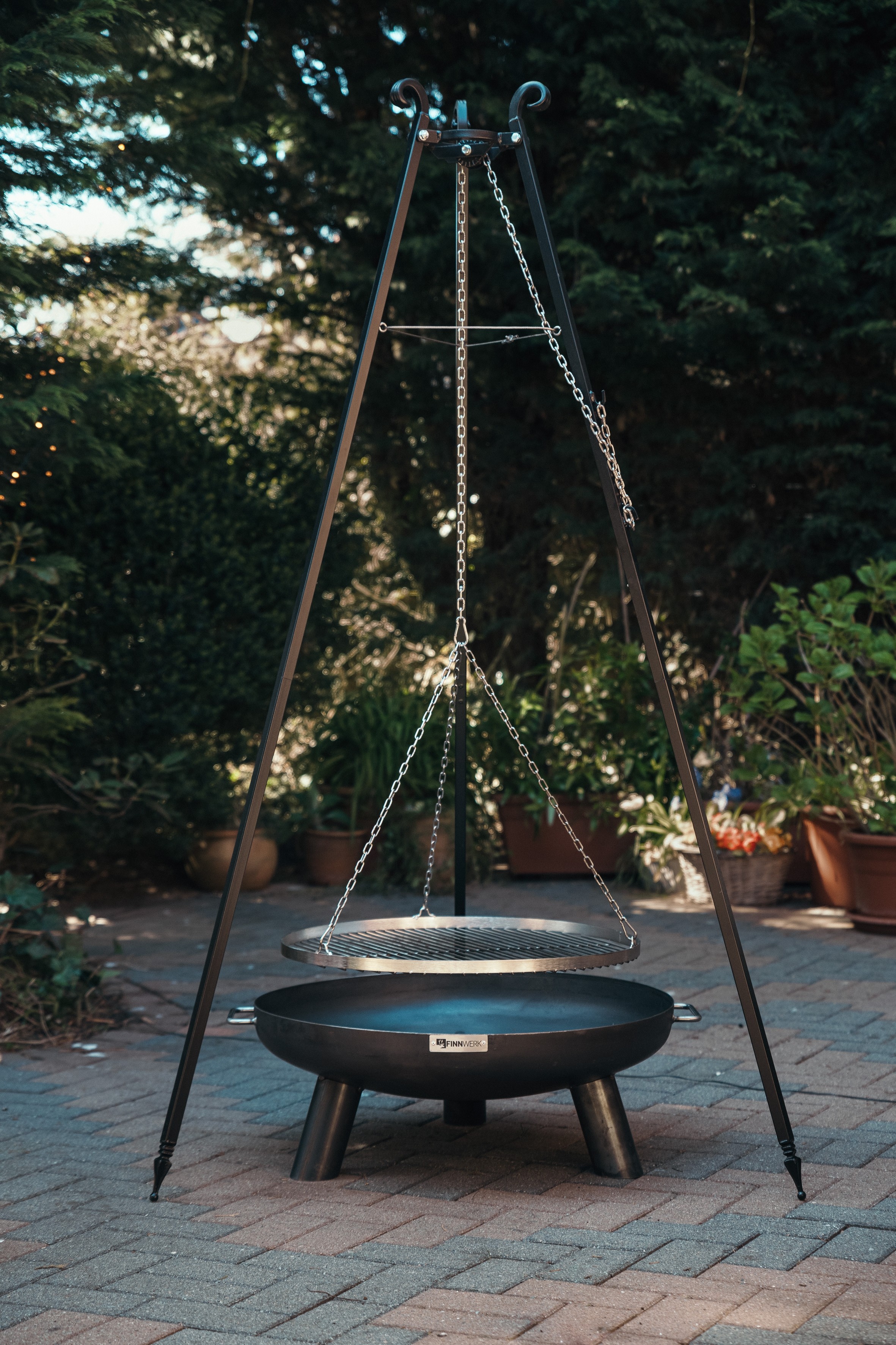Schwenkgrill Dreibein Aus Edelstahl 50cm + Feuerschale 60cm - Set Für Garten, Camping & Grillabende
