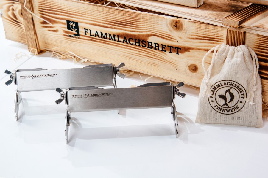 Flammlachsbretthalterung aus Edelstahl original Finnwerk mit Winkelsystem zur Garwinkeleinstellung