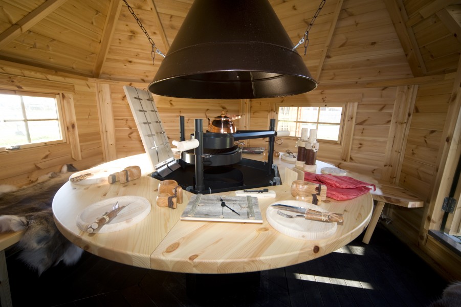 großer, runder Tisch anstatt der kleinen Tische mit Lappland-Set