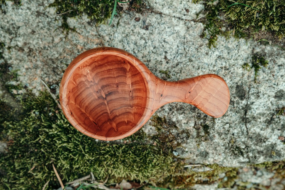 Draufsicht Wandertasse aus Maserbirke - finnische Kuksa