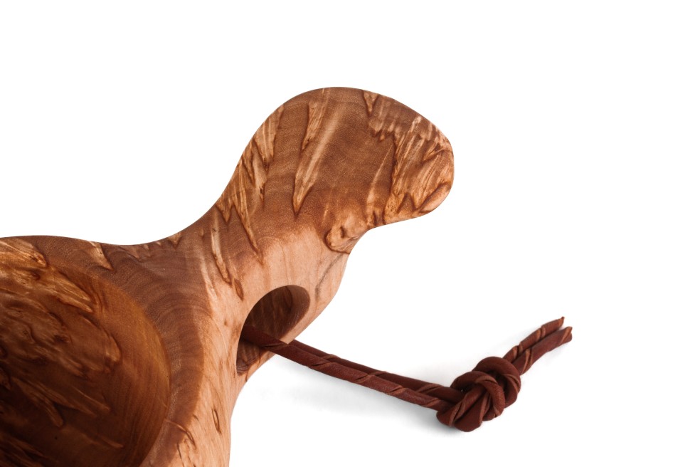 Finnische Holztasse Kuksa Nahaufnahme Griff