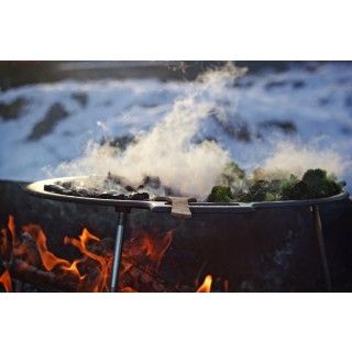 Muurikka Outdoopfanne Broccoli und Plize im Winter