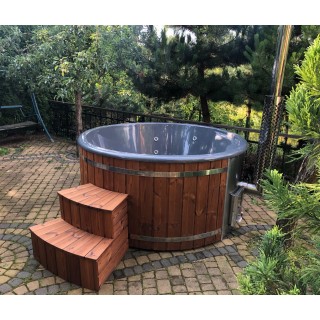 Seitenansicht des Badezubers 180 Comfort mit Holztreppe Typ2 und integriertem Ofen