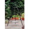 Schwengrill VILLE Dreibein im Garten