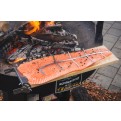 Vorschaubild: Flammlachs auf Lachsbrett vor der Zubereitung auf dem Tundragrill